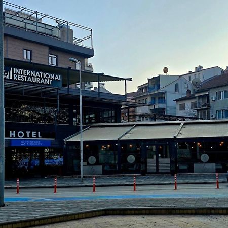 International Palace Veles Luaran gambar