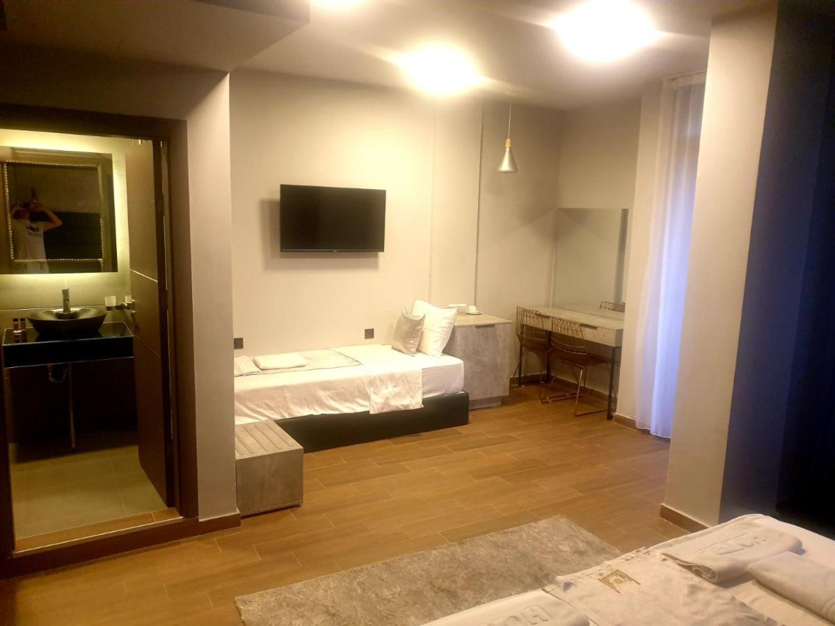 International Palace Veles Luaran gambar