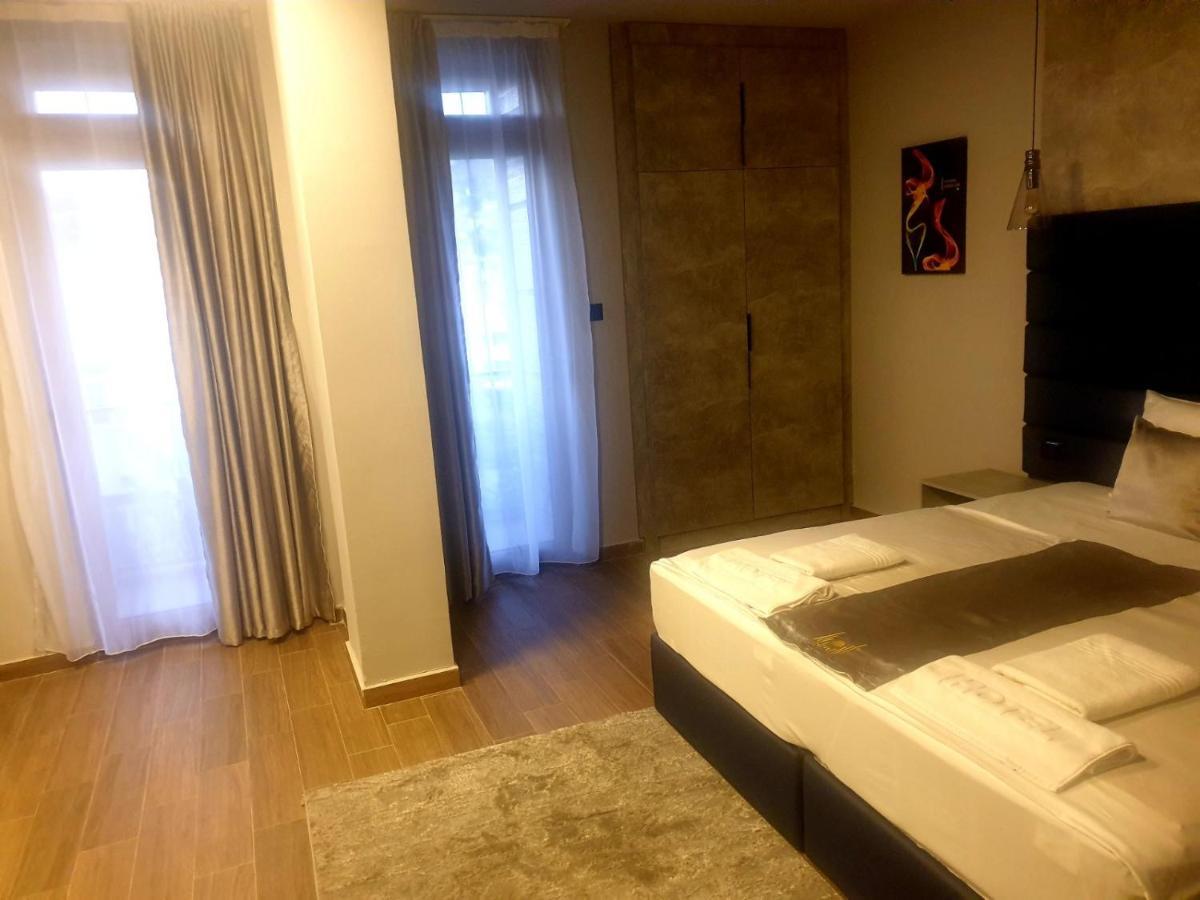 International Palace Veles Luaran gambar