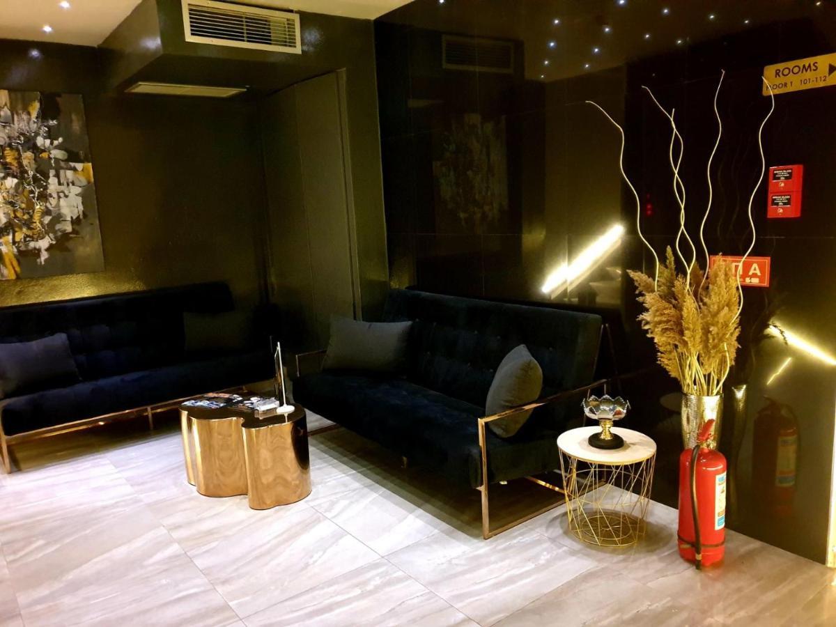 International Palace Veles Luaran gambar