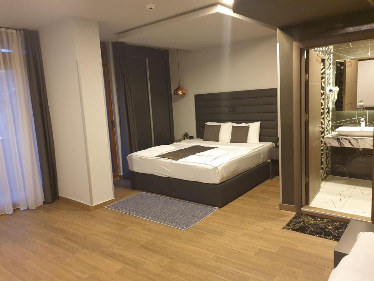 International Palace Veles Luaran gambar