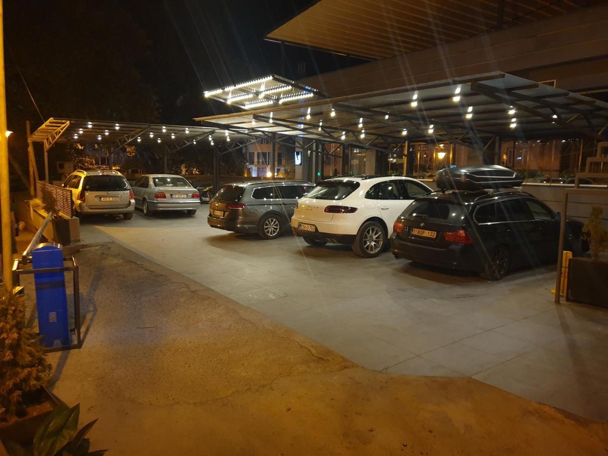 International Palace Veles Luaran gambar