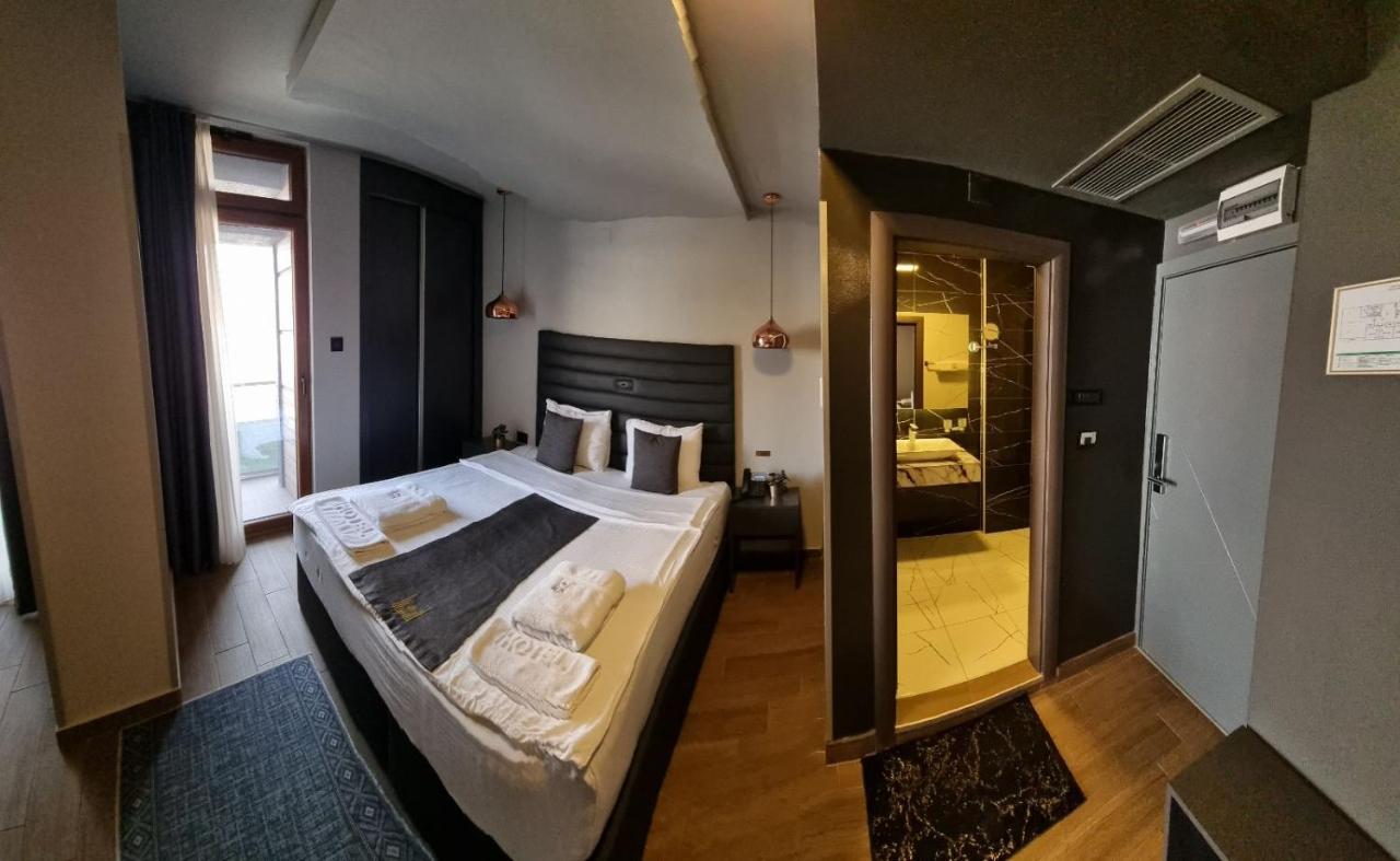 International Palace Veles Luaran gambar