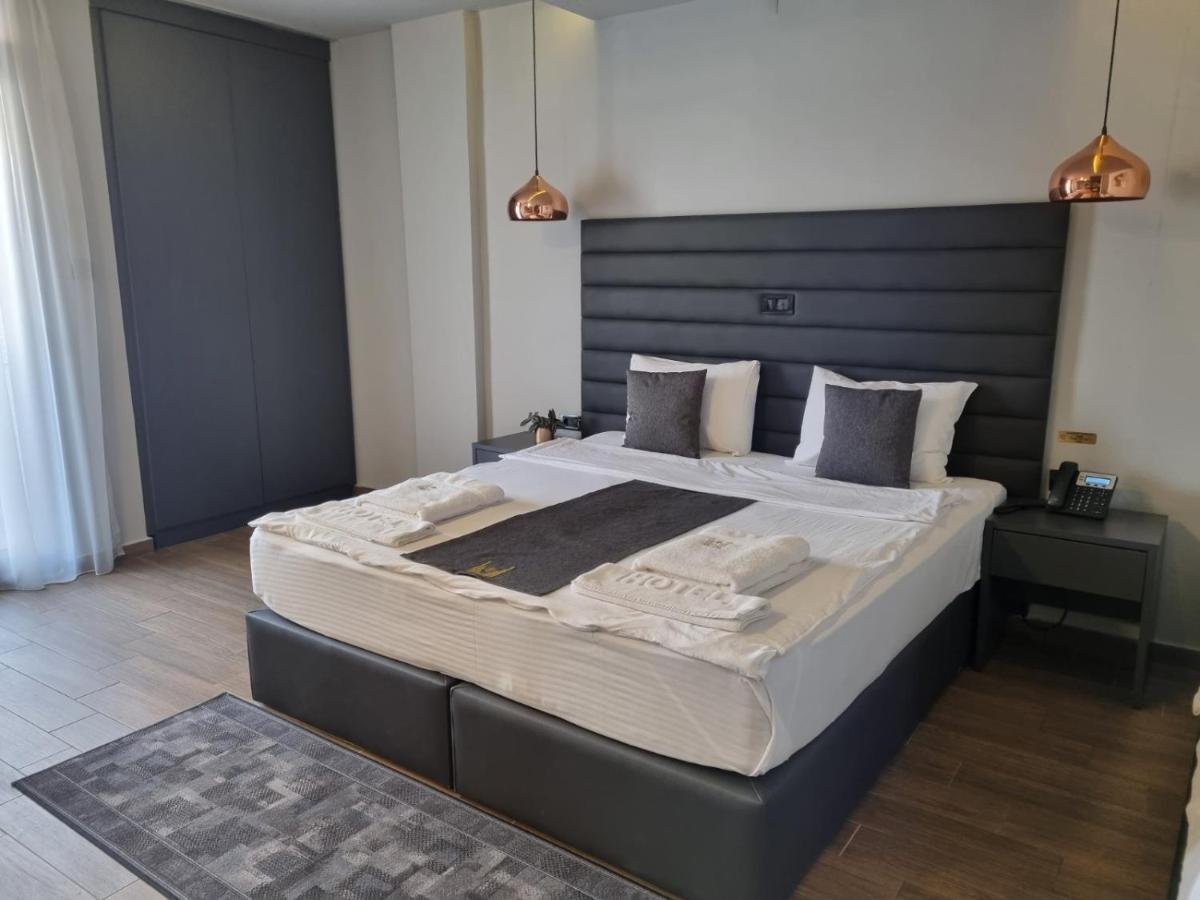 International Palace Veles Luaran gambar