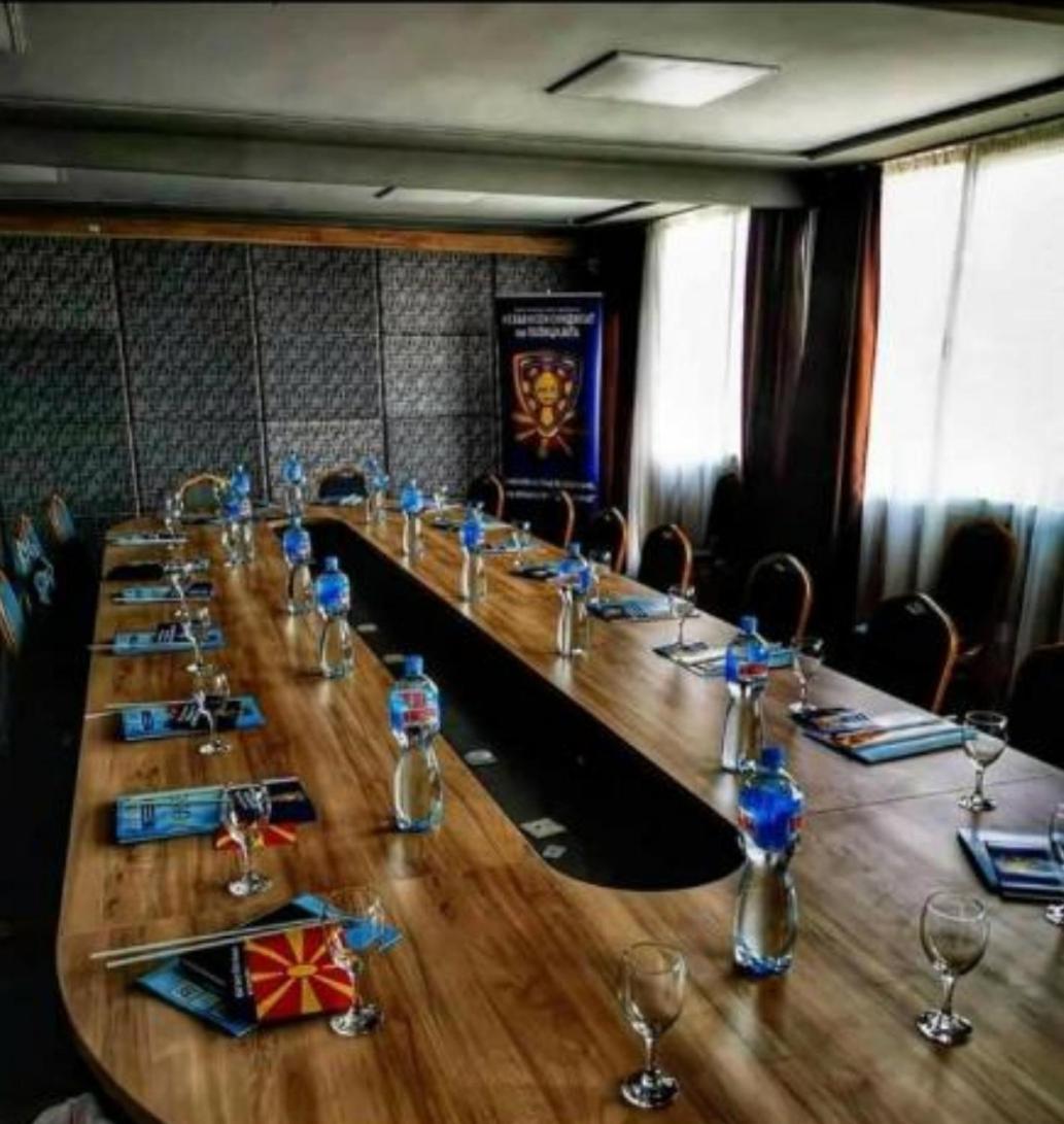 International Palace Veles Luaran gambar