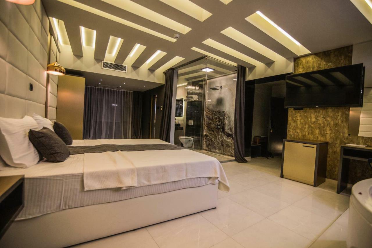 International Palace Veles Luaran gambar
